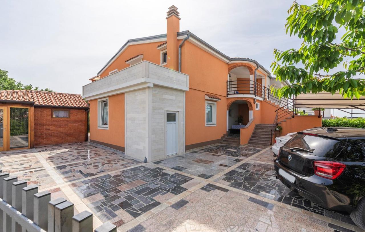 Apartment Complex Villa Visnjan With Pool Bagian luar foto
