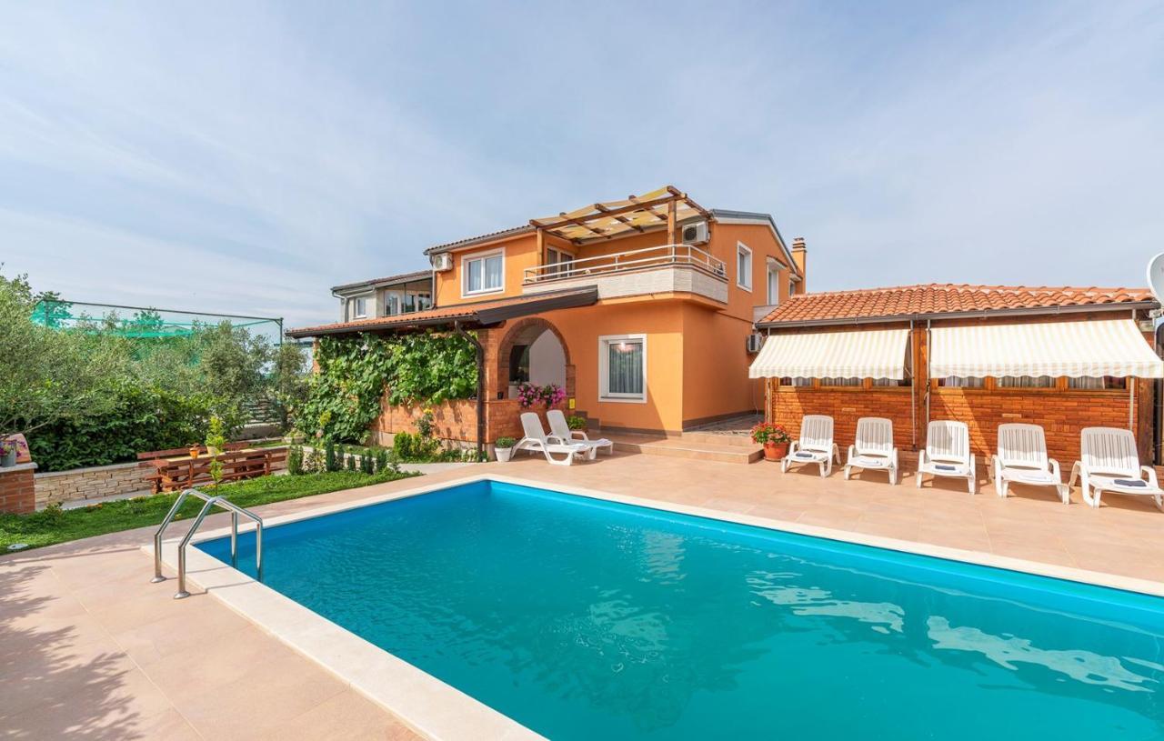 Apartment Complex Villa Visnjan With Pool Bagian luar foto